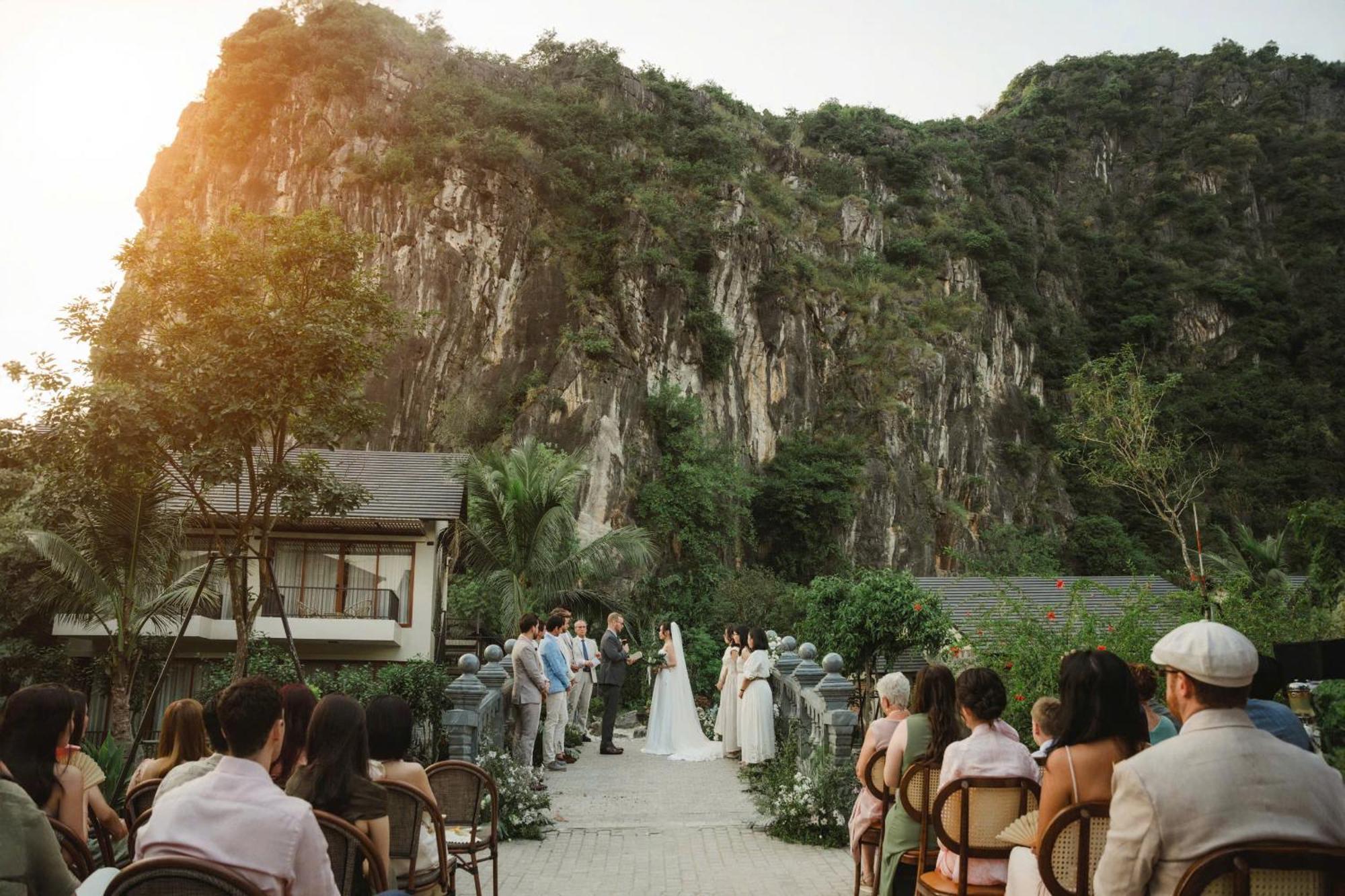 Athena Premier Resort Ninh Binh Esterno foto